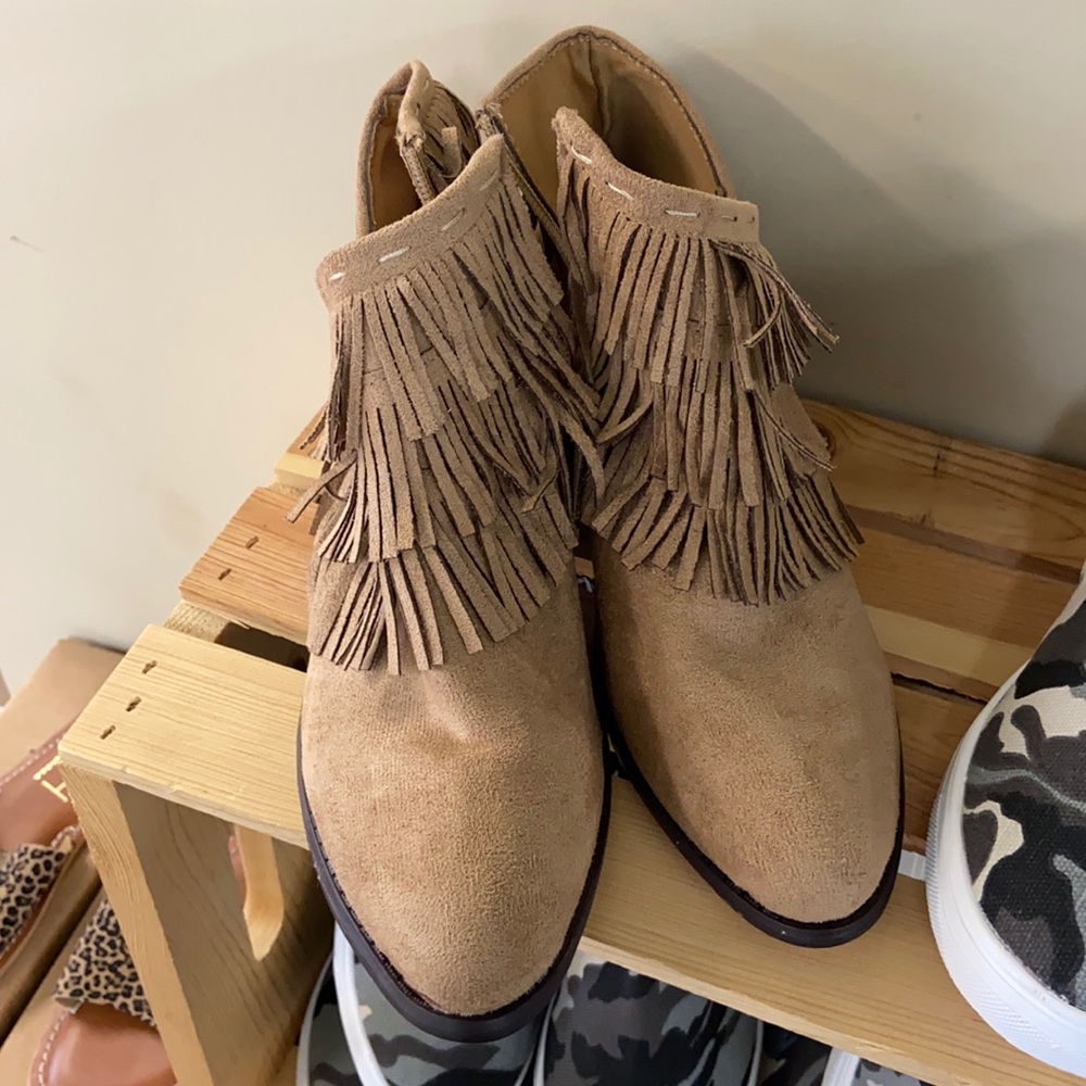 Fringe Booties. Small heel. Side zipper.